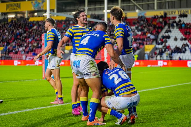 Josh Smith of Warrington Wolves celebrates his try during the Betfred Super League round 14 match St Helens vs Warrington Wolves at The BrewDog Stadium, St Helens, United Kingdom on 11 June 2026

(Photo by Maynard Manyowa/News Images)