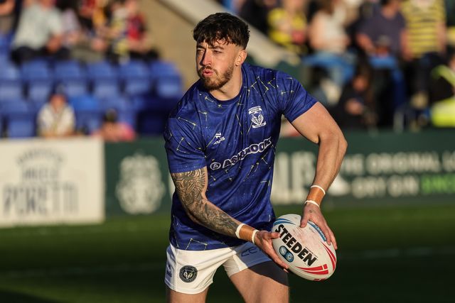 Matty Ashton of Warrington Wolves in the pre-game warm up during the Betfred Super League round 9 match Warrington Wolves vs Wigan Warriors at The Halliwell Jones Stadium, Warrington, United Kingdom on 24 April 2026

(Photo by Mark Cosgrove/News Images)