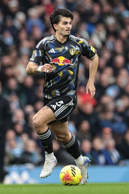 Pascal Struijk of Leeds United with the ball during the Premier League match Manchester City vs Leeds United at Etihad Stadium, Manchester, United Kingdom, 29th November 2025

(Photo by Mark Cosgrove/News Images)

*** GER AUT SUI OUT ***