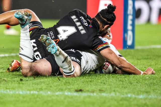 Joe Batchelor of Hull FC goes over for a try during the Betfred Super League round 1 match Hull FC vs Bradford Bulls at MKM Stadium, Hull, United Kingdom on 14 February 2026

(Photo by Alfie Cosgrove/News Images)