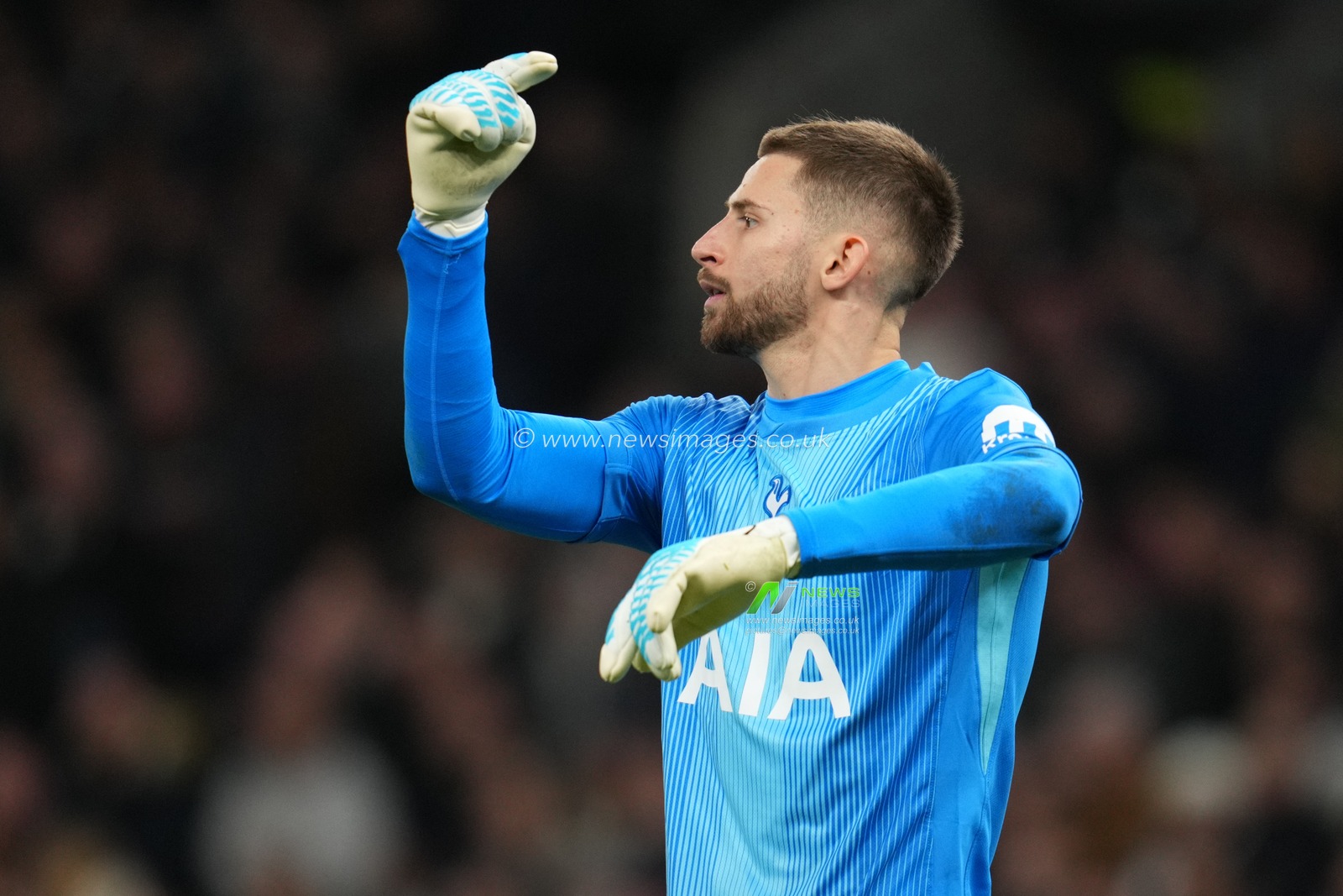 Guglielmo Vicario of Tottenham Hotspur during the UEFA Champions League Matchday 6 of 8 Tottenham Hotspur vs Slavia Prague at Tottenham Hotspur Stadium, London, United Kingdom, 9th December 2025

(Photo by Harvey Murphy/News Images)

*** GER AUT SUI OUT ***