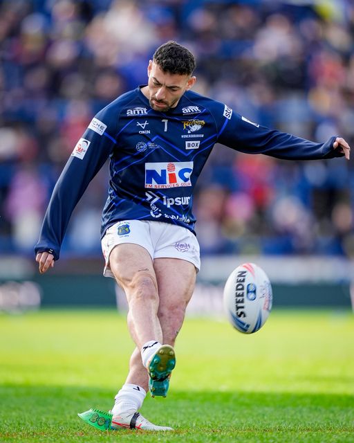 Jake Connor of Leeds Rhinos prepares to take a kick in the pre-game warm up during the Betfred Super League round 1 match Leeds Rhinos vs Warrington Wolves at AMT Headingley Stadium, Leeds, United Kingdom on 29 March 2026

(Photo by Maynard Manyowa/News Images)