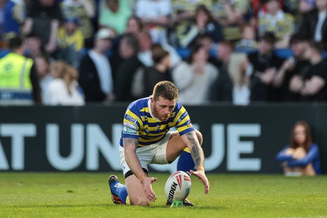 Marc Sneyd of Warrington Wolves lines up the ball during the Betfred Super League round 9 match Warrington Wolves vs Wigan Warriors at The Halliwell Jones Stadium, Warrington, United Kingdom on 24 April 2026

(Photo by Mark Cosgrove/News Images)