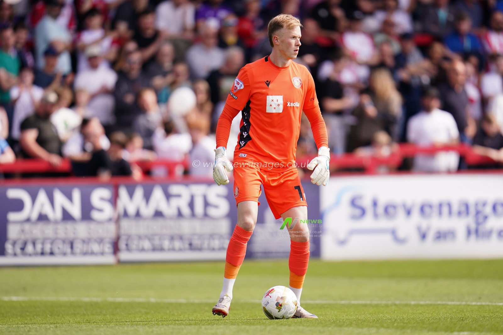 Stevenage goalkeeper Filip Marschall with the ball during the Sky Bet League One Playoffs Semi-Final match Stevenage vs Stockport County at Lamex Stadium, Stevenage, United Kingdom on 09 May 2026

(Photo by Harvey Murphy/News Images)