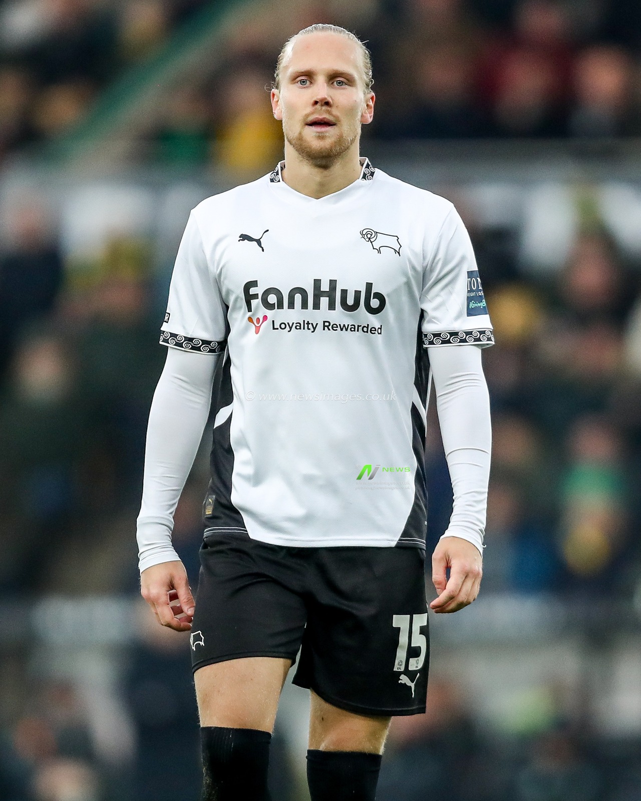 Matt Clarke of Derby County looks on during the Sky Bet Championship match Norwich City vs Derby County at Carrow Road, Norwich, United Kingdom, 8th February 2025

(Photo by Izzy Poles/News Images)