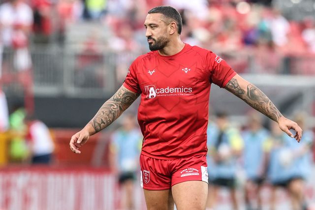 Elliot Minchella of Hull KR in the pre-game warm up during the Betfred Super League round 15 match Hull KR vs Leigh Leopards at Sewell Group Craven Park, Hull, United Kingdom on 19 June 2026

(Photo by Alfie Cosgrove/News Images)