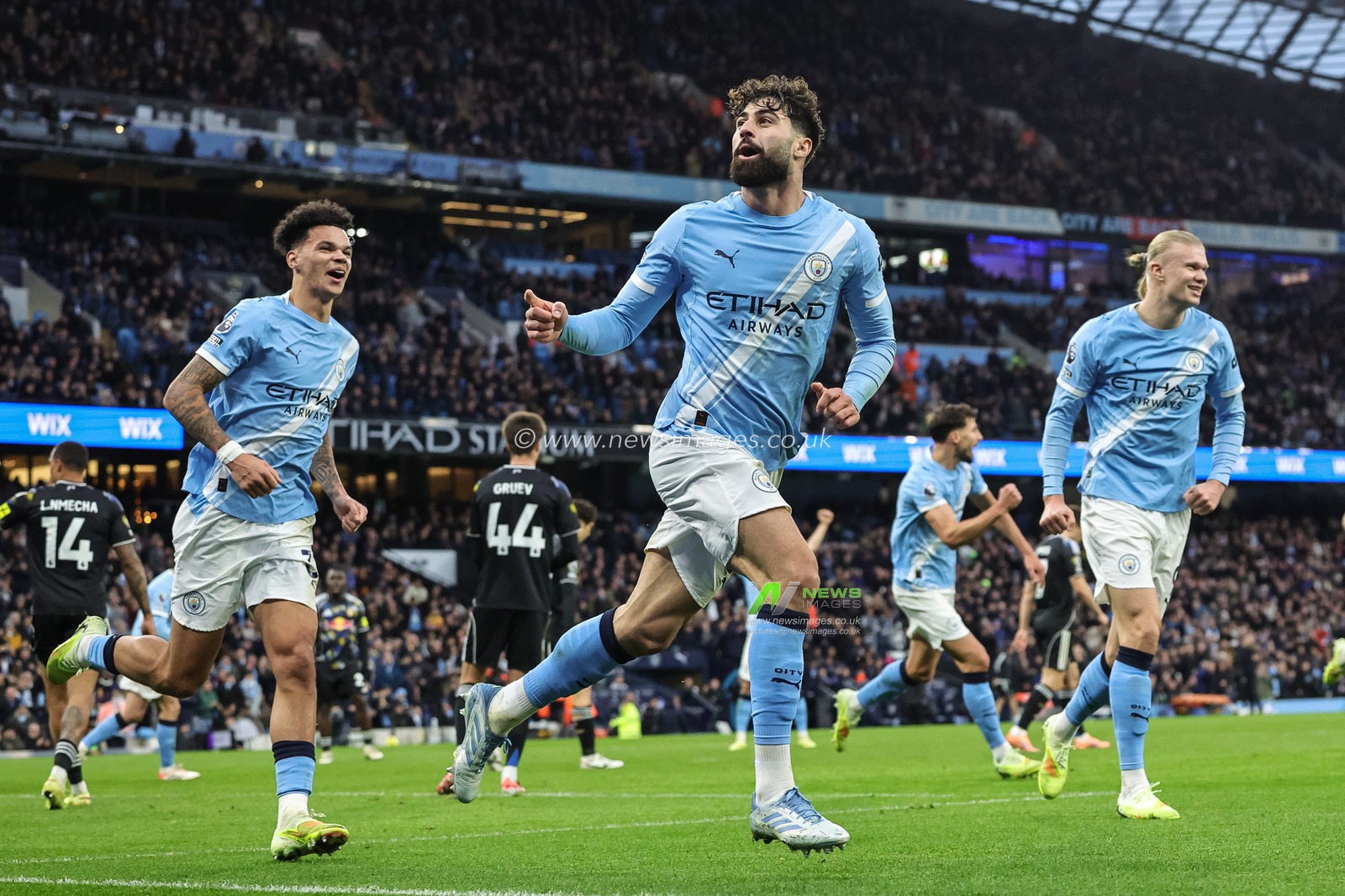 Josko Gvardiol of Manchester City celebrates his goal to make it 2-0 during the Premier League match Manchester City vs Leeds United at Etihad Stadium, Manchester, United Kingdom, 29th November 2025

(Photo by Mark Cosgrove/News Images)

*** GER AUT SUI OUT ***