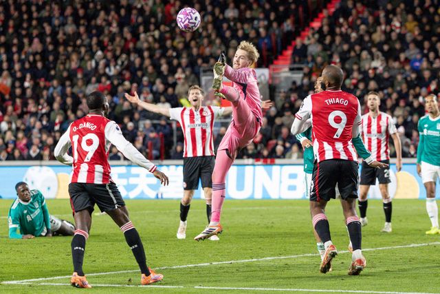 Caoimhín Kelleher of Brentford fails to make a save during the Premier League match Brentford vs Liverpool at The Gtech Community Stadium, London, United Kingdom, 25th October 2025

(Photo by Ian Stephen/News Images)