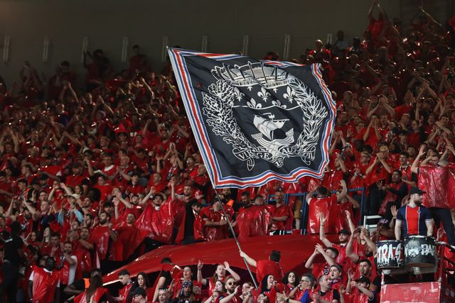 The Collectif Ultras Paris fans sing and dance ahead of kickoff during the UEFA Champions League Quarter Finals match Paris Saint-Germain vs Liverpool at Parc des Princes, Paris, France on 08 April 2026

(Photo by Alfie Cosgrove/News Images)