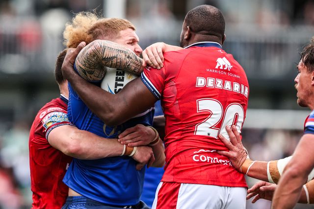 Caius Faatili of Wakefield Trinity is tackled by Jordan Dezaria of Hull KR during the Betfred Super League round 13 match Wakefield Trinity vs Hull KR at DIY Kitchens Stadium, Wakefield, United Kingdom on 06 June 2026

(Photo by Alfie Cosgrove/News Images)