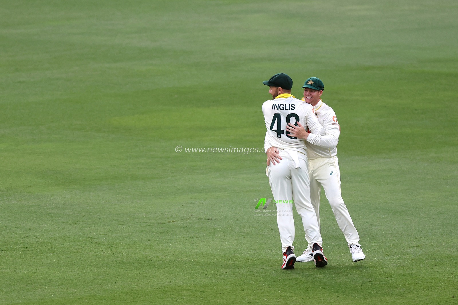Steve Smith of Australia celebrates the dismissal of Gus Atkinson of England  during the day 4 of the Second Test in the NRMA Insurance Ashes Series Australia vs England at The Gabba, Brisbane Cricket Ground, Brisbane, Australia, 7th December 2025

(Photo by Pat Hoelscher/News Images)

*** GER AUT SUI OUT ***