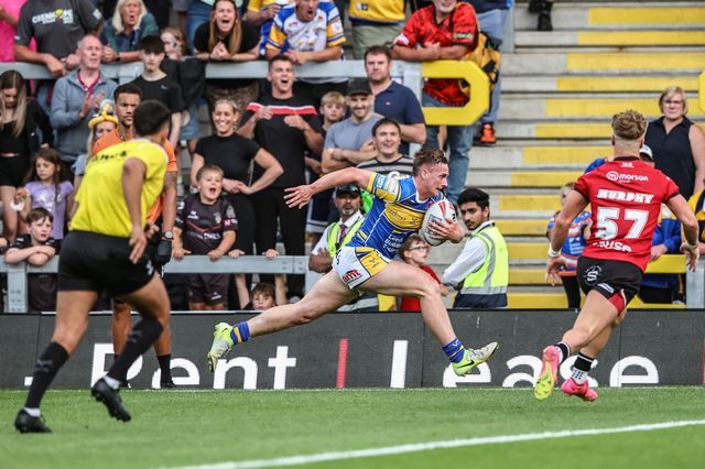 Alfie Edgell of Leeds Rhinos goes over for a try during the Betfred Super League round 19 match Leeds Rhinos vs Salford Red Devils at Headingley Stadium, Leeds, United Kingdom, 18th July 2025

(Photo by Alfie Cosgrove/News Images)