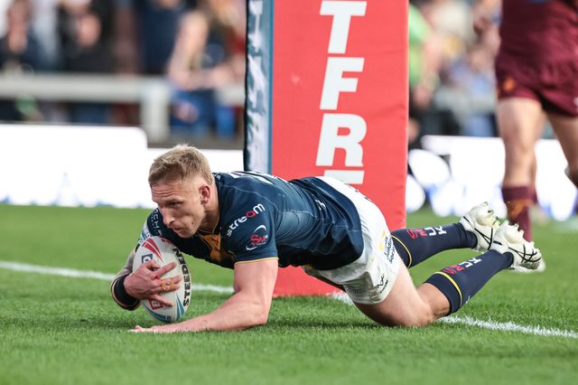 Mikolaj Oledzki of Leeds Rhinos goes over for a try during the Betfred Super League round 12 match Leeds Rhinos vs Huddersfield Giants at AMT Headingley Stadium, Leeds, United Kingdom on 22 May 2026

(Photo by Mark Cosgrove/News Images)