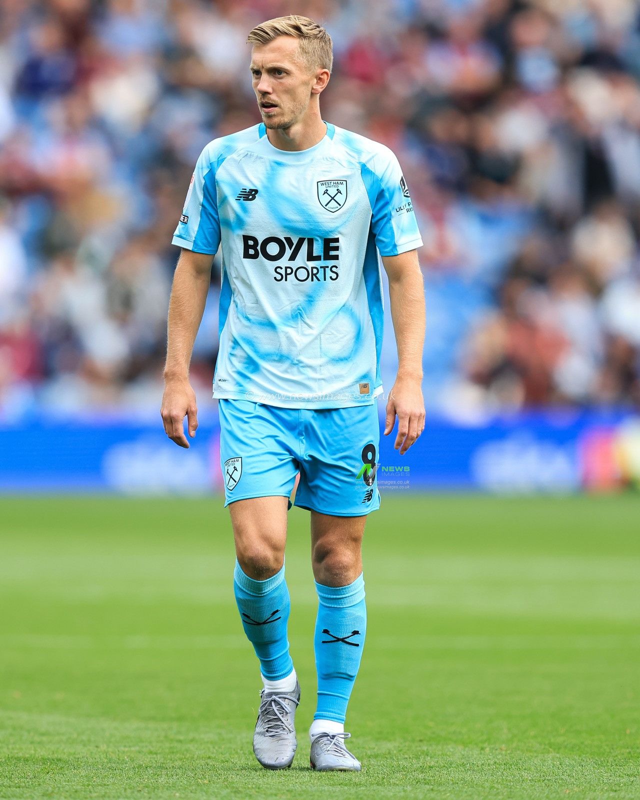 James Ward-Prowse of West Ham United during the Sky Bet Championship match Burnley vs West Ham United at Turf Moor, Burnley, United Kingdom on 16 August 2026

(Photo by Jorge Horsted/News Images)