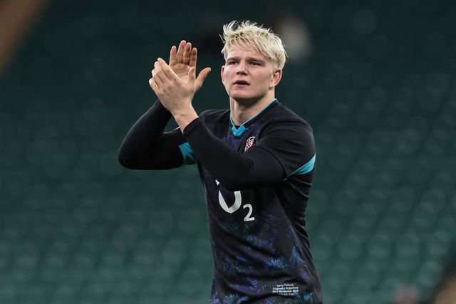 Henry Pollock of England applauds the fans during the Quilter Nations Series 2025 match England vs Argentina at Allianz Stadium, Twickenham, United Kingdom, 23rd November 2025

(Photo by Mark Cosgrove/News Images)

*** GER AUT SUI OUT ***