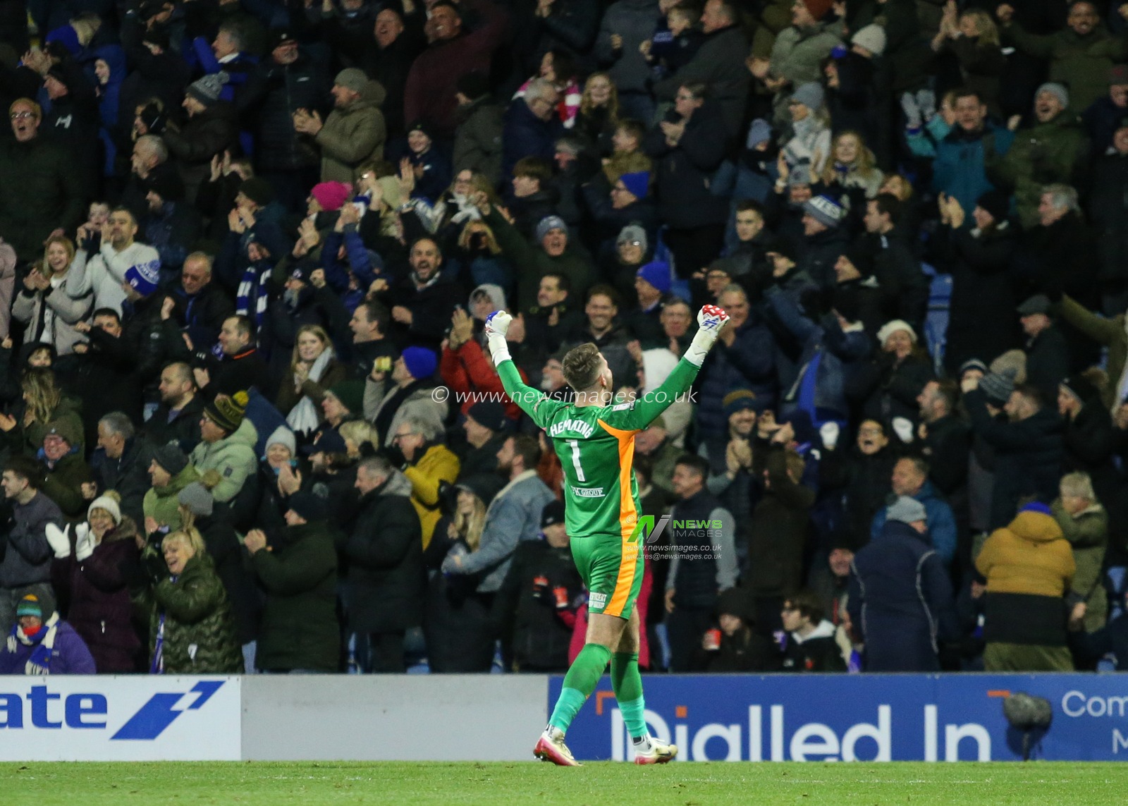 Chesterfield goalkeeper Zach Hemming celebrates during the Sky Bet League 2 match Chesterfield vs Notts County at SMH Group Stadium, Chesterfield, United Kingdom, 26th December 2025

(Photo by Richard Bierton/News Images)

*** GER AUT SUI OUT ***