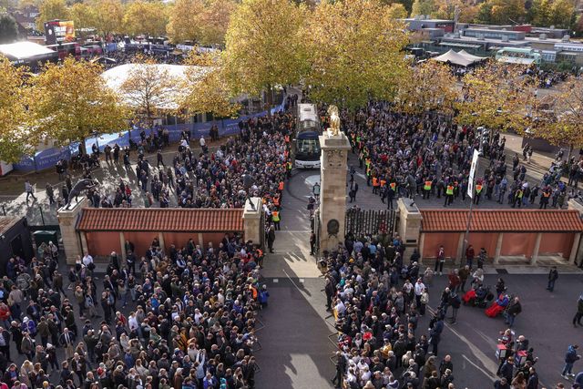 Australia team coach arrives during the Quilter Nations Series 2025 match England vs Australia at Allianz Stadium, Twickenham, United Kingdom, 1st November 2025

(Photo by Mark Cosgrove/News Images)

*** GER AUT SUI OUT ***