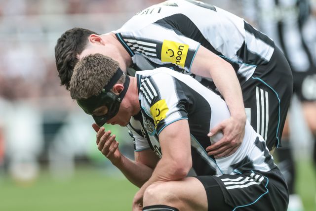 Sven Botman of Newcastle Untied takes a knock during the Premier League match Newcastle Untied vs Bournemouth at St. James's Park, Newcastle, United Kingdom on 18 April 2026

(Photo by Mark Cosgrove/News Images)