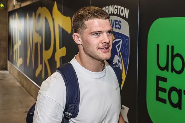 Jake Thewlis of Warrington Wolves arrives during the Betfred Super League Round 24 match Warrington Wolves vs Salford Red Devils at Halliwell Jones Stadium, Warrington, United Kingdom, 29th August 2025

(Photo by Alfie Cosgrove/News Images)