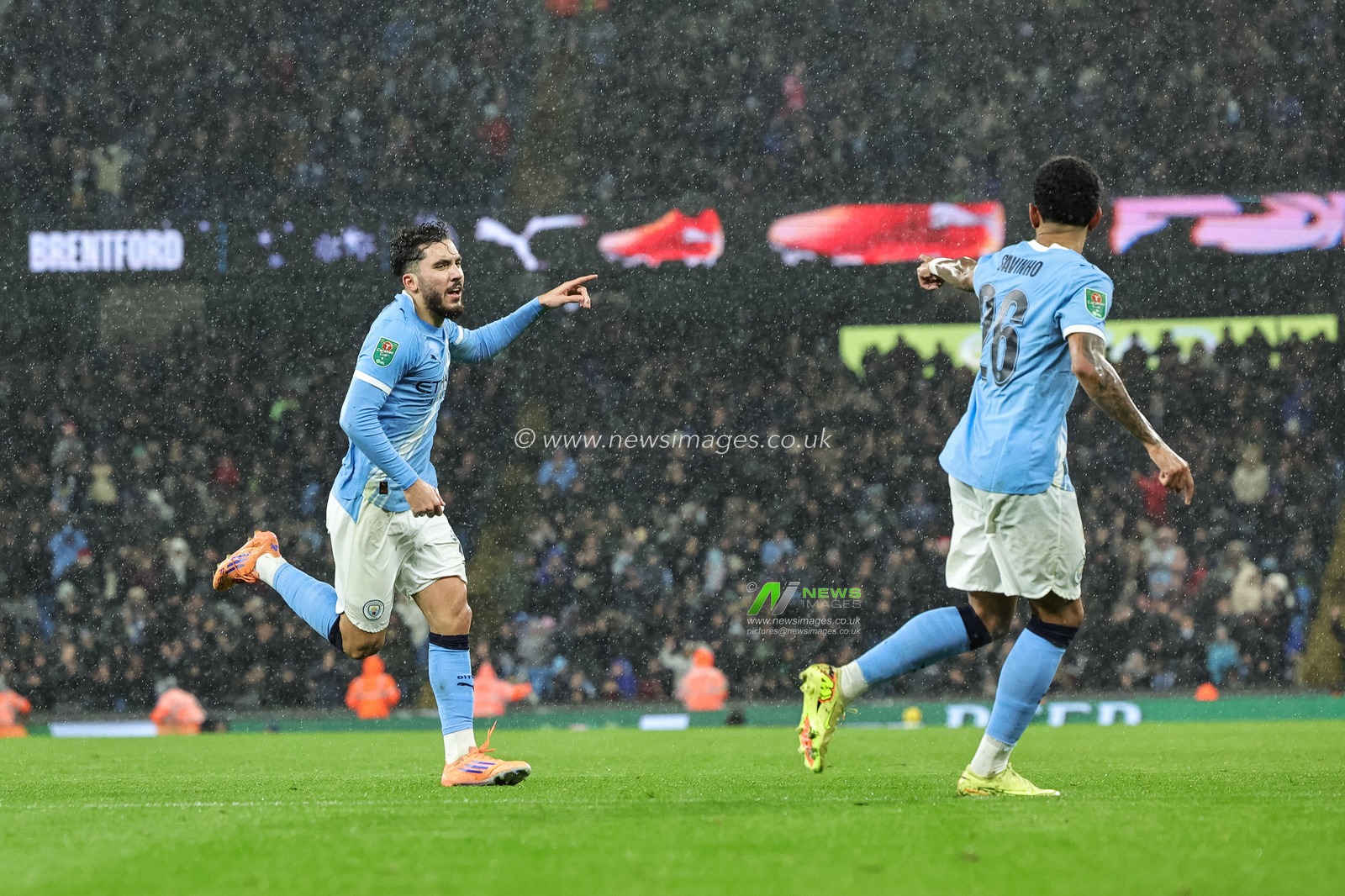 Rayan Cherki of Manchester City celebrates his goal to make it 1-0 during the Carabao Cup Quarter Final match Manchester City vs Brentford at Etihad Stadium, Manchester, United Kingdom, 17th December 2025

(Photo by Mark Cosgrove/News Images)

*** GER AUT SUI OUT ***