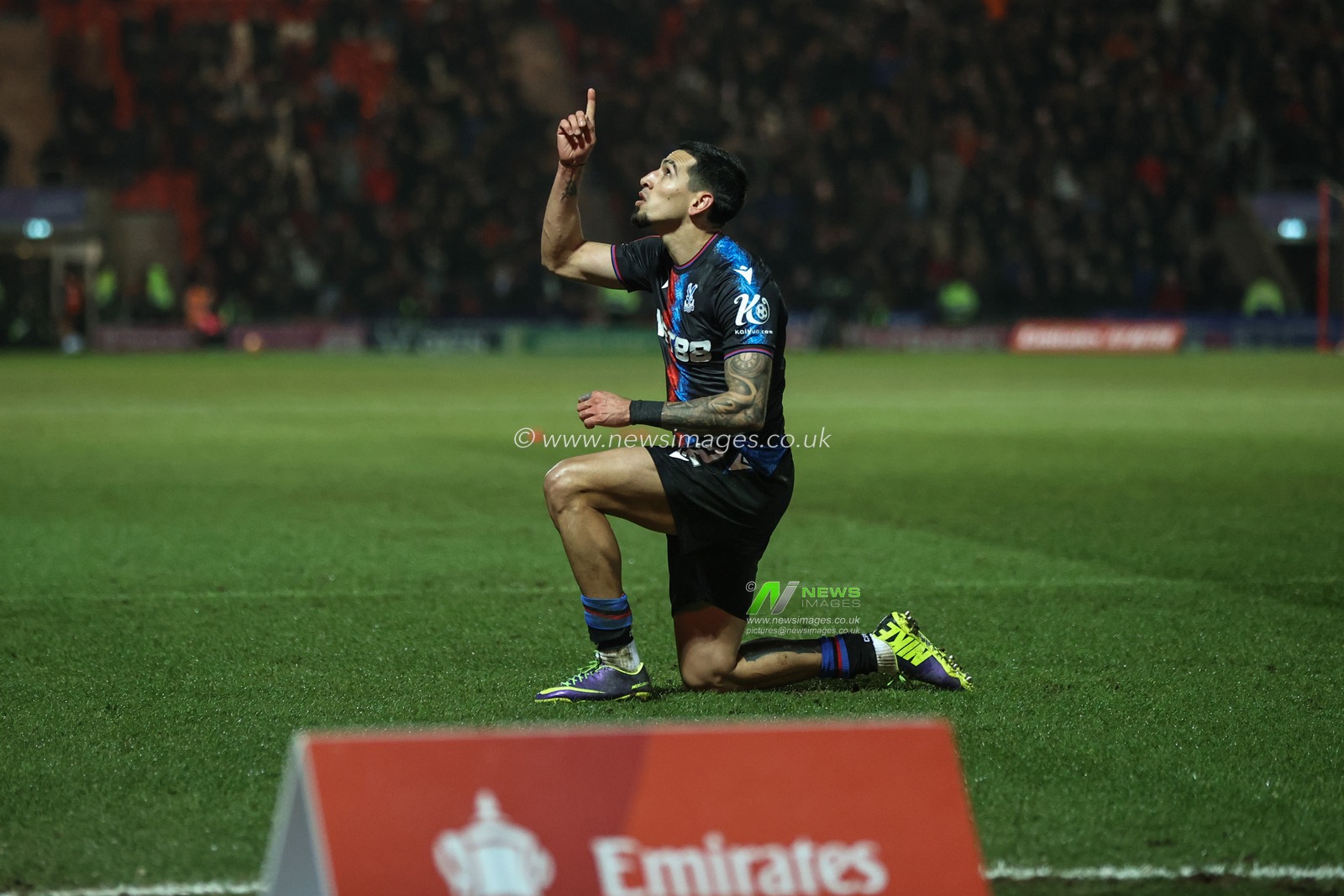 Daniel MuÃ±oz of Crystal Palace celebrates his goal to make it 0-1 during the Emirates FA Cup Fourth Round match Doncaster Rovers vs Crystal Palace at Eco-Power Stadium, Doncaster, United Kingdom, 10th February 2025

(Photo by Alfie Cosgrove/News Images)