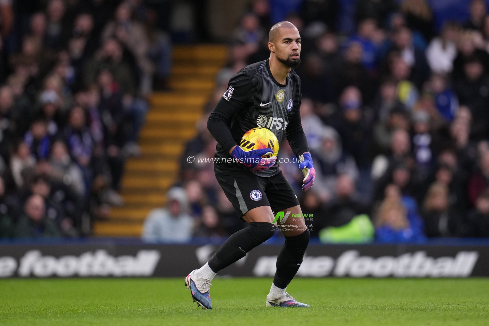 Chelsea goalkeeper Robert Sanchez during the Premier League match Chelsea vs Burnley at Stamford Bridge, London, United Kingdom on 21 February 2026

(Photo by Harvey Murphy/News Images)