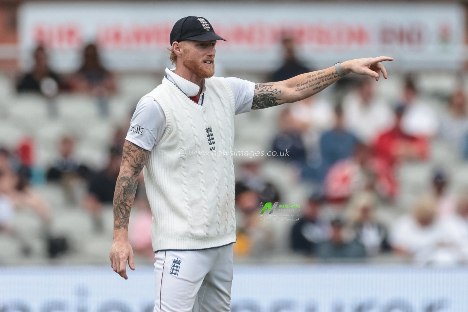 England captain Ben Stokes gives instruction to his teammate during the 4th Rothesay Test Match Day 5 England vs India at Old Trafford Cricket Ground, Manchester, United Kingdom, 27th July 2025

(Photo by Mark Cosgrove/News Images)