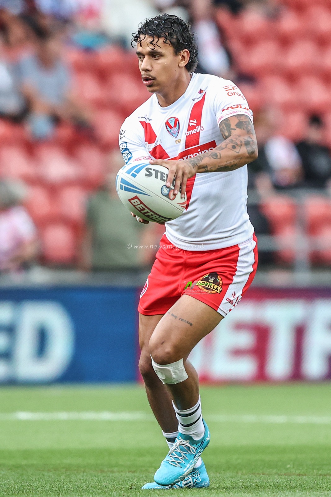 Tristan Sailor of St. Helens during pre-game warm up during the Betfred Super League round 19 match St Helens vs Leigh Leopards at Totally Wicked Stadium, St Helens, United Kingdom, 17th July 2025

(Photo by Alfie Cosgrove/News Images)