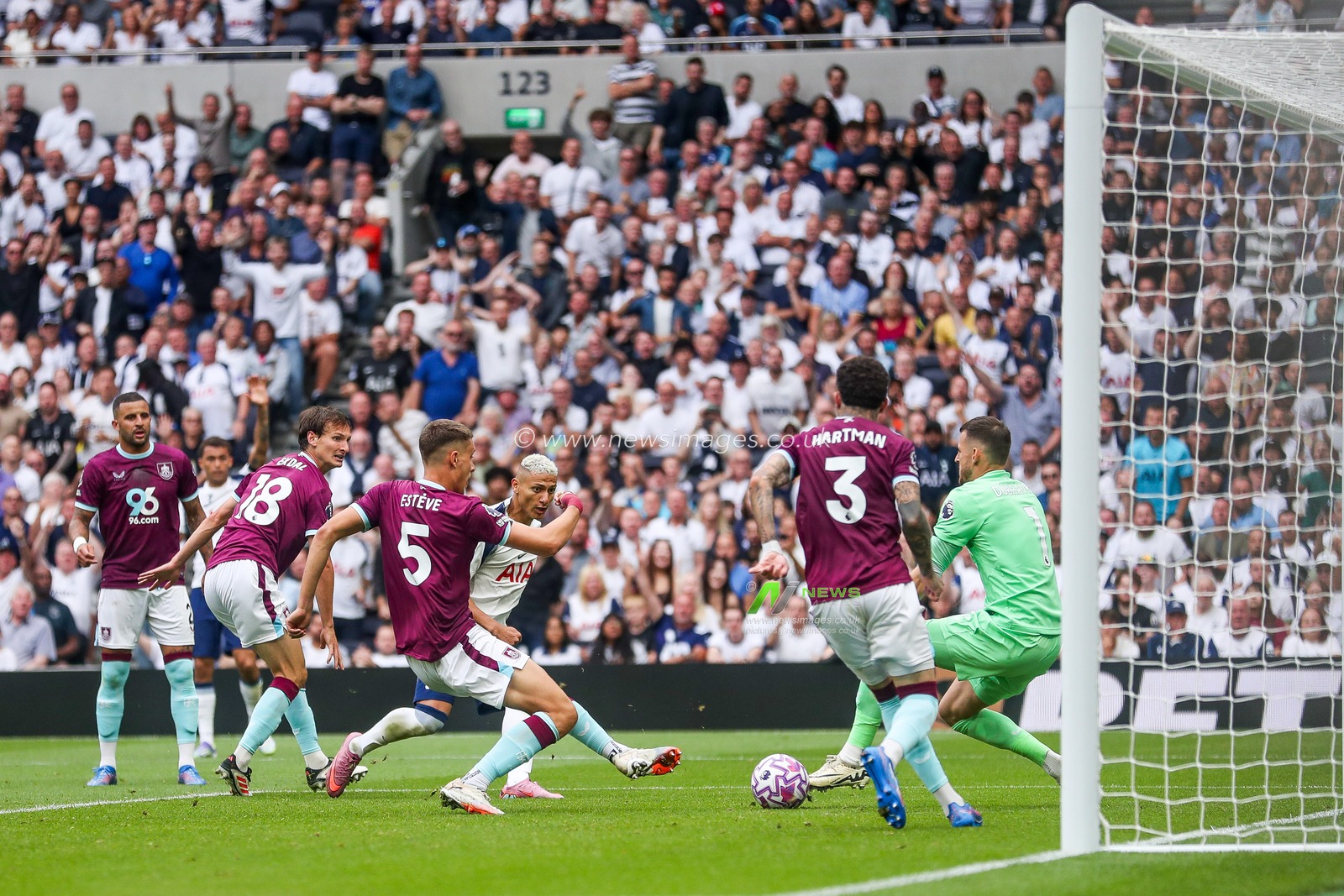 Richarlison of Tottenham Hotspur shoots during the Premier League match Tottenham Hotspur vs Burnley at Tottenham Hotspur Stadium, London, United Kingdom, 16th August 2025

(Photo by Izzy Poles/News Images)