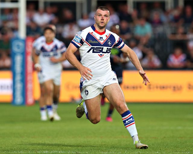 Max Jowitt of Wakefield Trinity during the Betfred Super League round 15 match Wakefield Trinity vs Wigan Warriors at DIY Kitchens Stadium, Wakefield, United Kingdom, 20th June 2025

(Photo by Sam Eaden/News Images)