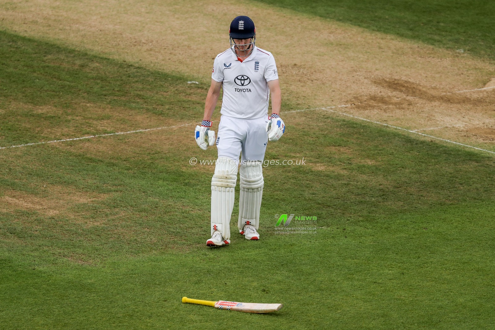 Harry Brook of England looks dejected following his dismissal during the 5th Rothesay Test Match day 4 England vs India at The Kia Oval, London, United Kingdom, 3rd August 2025

(Photo by Izzy Poles/News Images)