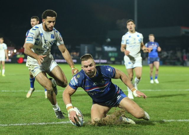 Mike McMeeken of Wakefield Trinity goes over for a try but it is ruled out during the Betfred Super League Round 1 match Wakefield Trinity vs Toulouse Olympique at DIY Kitchens Stadium, Wakefield, United Kingdom on 14 February 2026

(Photo by Richard Bierton/News Images)