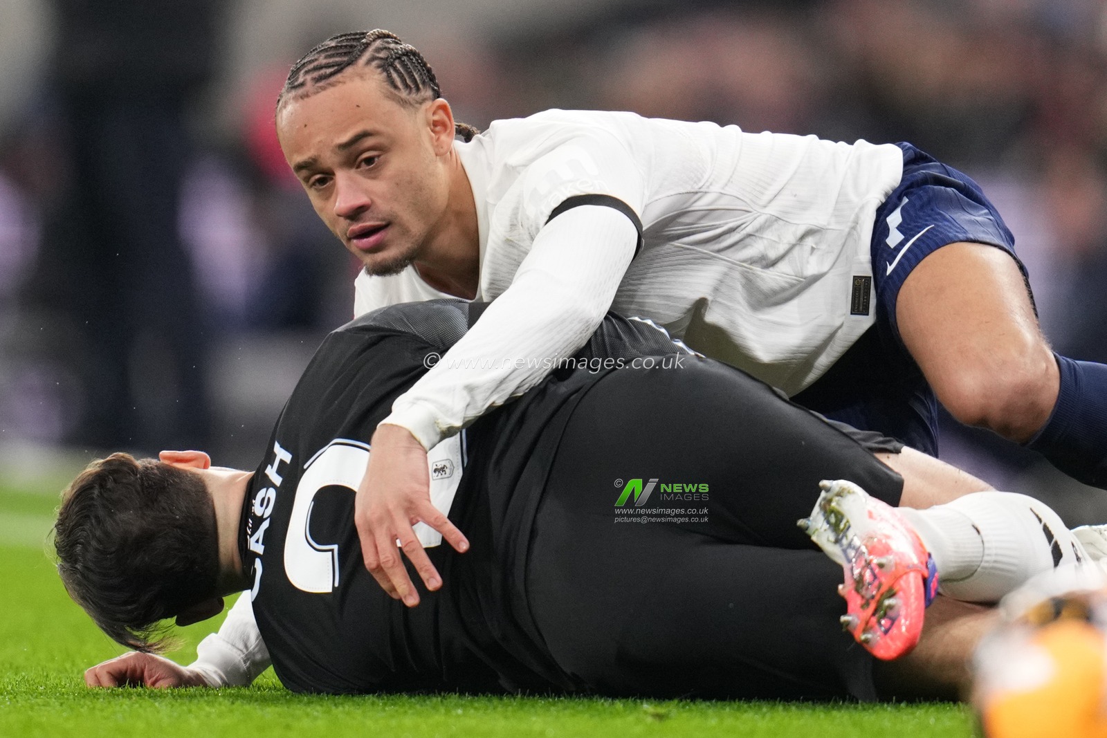 Xavi Simons of Tottenham Hotspur and Matty Cash of Aston Villa during the Emirates FA Cup Third Round match Tottenham Hotspur vs Aston Villa at Tottenham Hotspur Stadium, London, United Kingdom, 10th January 2026

(Photo by Harvey Murphy/News Images)