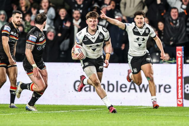 Davy Litten of Hull FC goes over for a try during the Betfred Super League round 1 match Hull FC vs Bradford Bulls at MKM Stadium, Hull, United Kingdom on 14 February 2026

(Photo by Alfie Cosgrove/News Images)