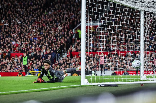Manchester United goalkeeper Senne Lammens watches as Noah Okafor of Leeds United scores to make it 0-2 during the Premier League match Manchester United vs Leeds United at Old Trafford, Manchester, United Kingdom on 13 April 2026

(Photo by Mark Cosgrove/News Images)