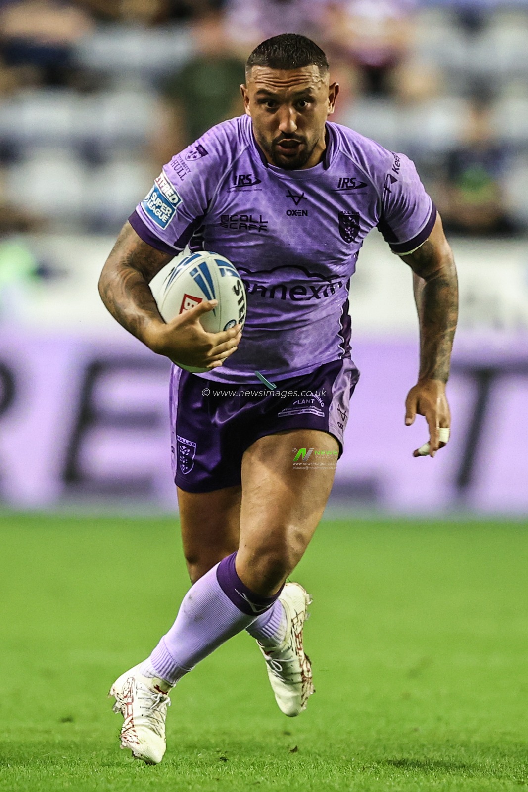 Elliot Minchella of Hull KR in action during the Betfred Super League round 22 match Wigan Warriors vs Hull KR at The Brick Community Stadium, Wigan, United Kingdom, 15th August 2025

(Photo by Alfie Cosgrove/News Images)