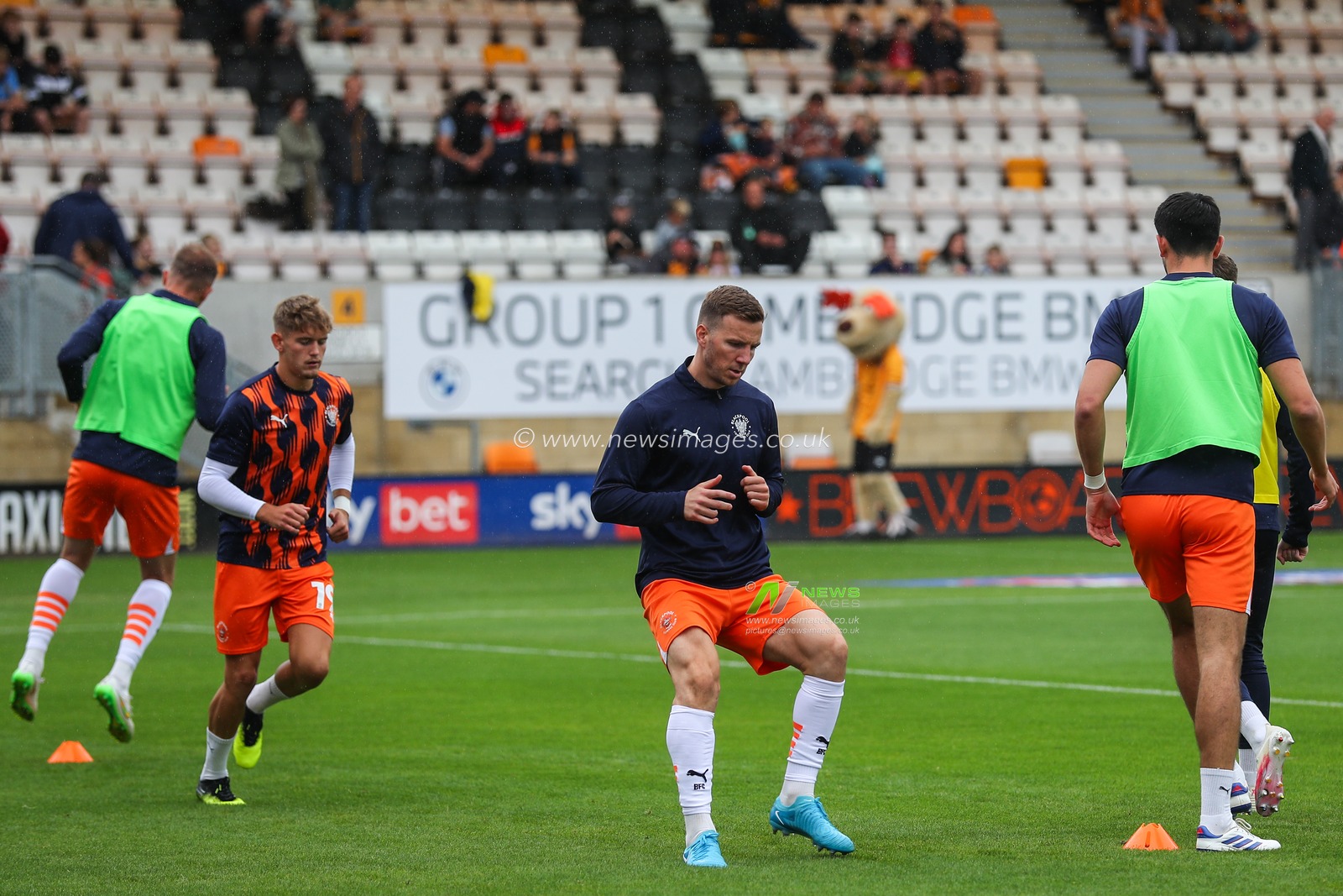 Lee Evans of Blackpool during the pre-game warm up ahead of the Sky Bet League 1 match Cambridge United vs Blackpool at Abbey Stadium, Cambridge, United Kingdom, 24th August 2024

(Photo by Gareth Evans/News Images)