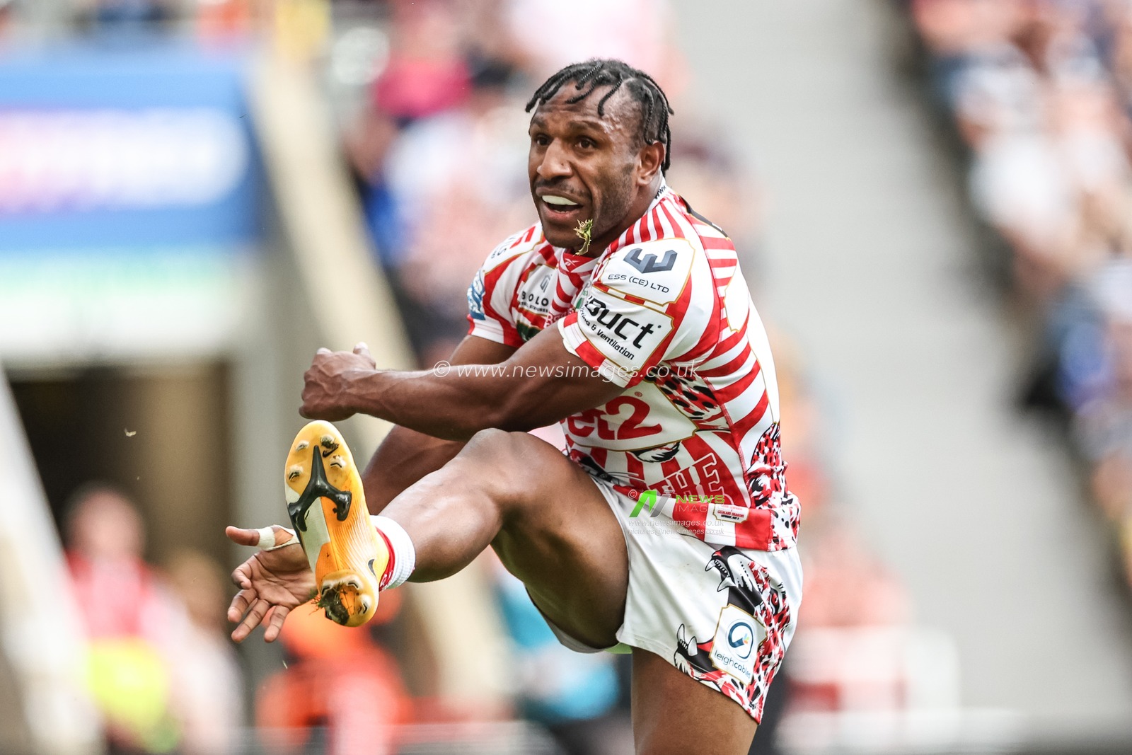 Edwin Ipape of Leigh Leopards celebrates his try during the Betfred Magic Weekend 2025 match Leigh Leopards vs Catalans Dragons at St. James's Park, Newcastle, United Kingdom, 3rd May 2025

(Photo by Mark Cosgrove/News Images)