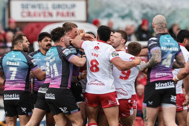 Tempers flare early in the game between both teams during the Betfred Super League round 7 match Hull KR vs Hull FC at Sewell Group Craven Park, Hull, United Kingdom on 03 April 2026

(Photo by Mark Cosgrove/News Images)