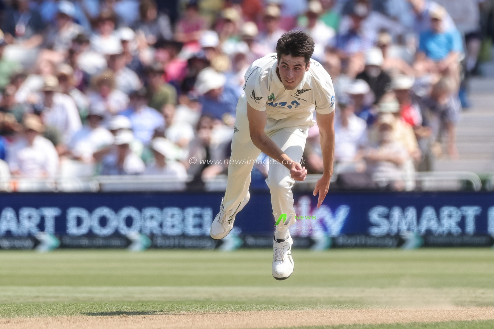 Will O'Rourke of New Zealand delivers the ball during the 3rd Rothesay Test Match Day 2 match England vs New Zealand at Trent Bridge, Nottingham, United Kingdom on 26 June 2026

(Photo by Mark Cosgrove/News Images)
