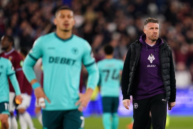 Rob Edwards manager of Wolverhampton Wanderers at full time during the Premier League match West Ham United vs Wolverhampton Wanderers at London Stadium, London, United Kingdom on 10 April 2026

(Photo by Harvey Murphy/News Images)