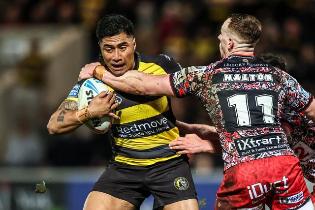 Ata Hingano of York Knights is tackled by Frankie Halton of Leigh Leopards during the Betfred Super League round 8 match York Knights vs Leigh Leopards at LNER Community Stadium, York, United Kingdom on 17 April 2026

(Photo by Alfie Cosgrove/News Images)