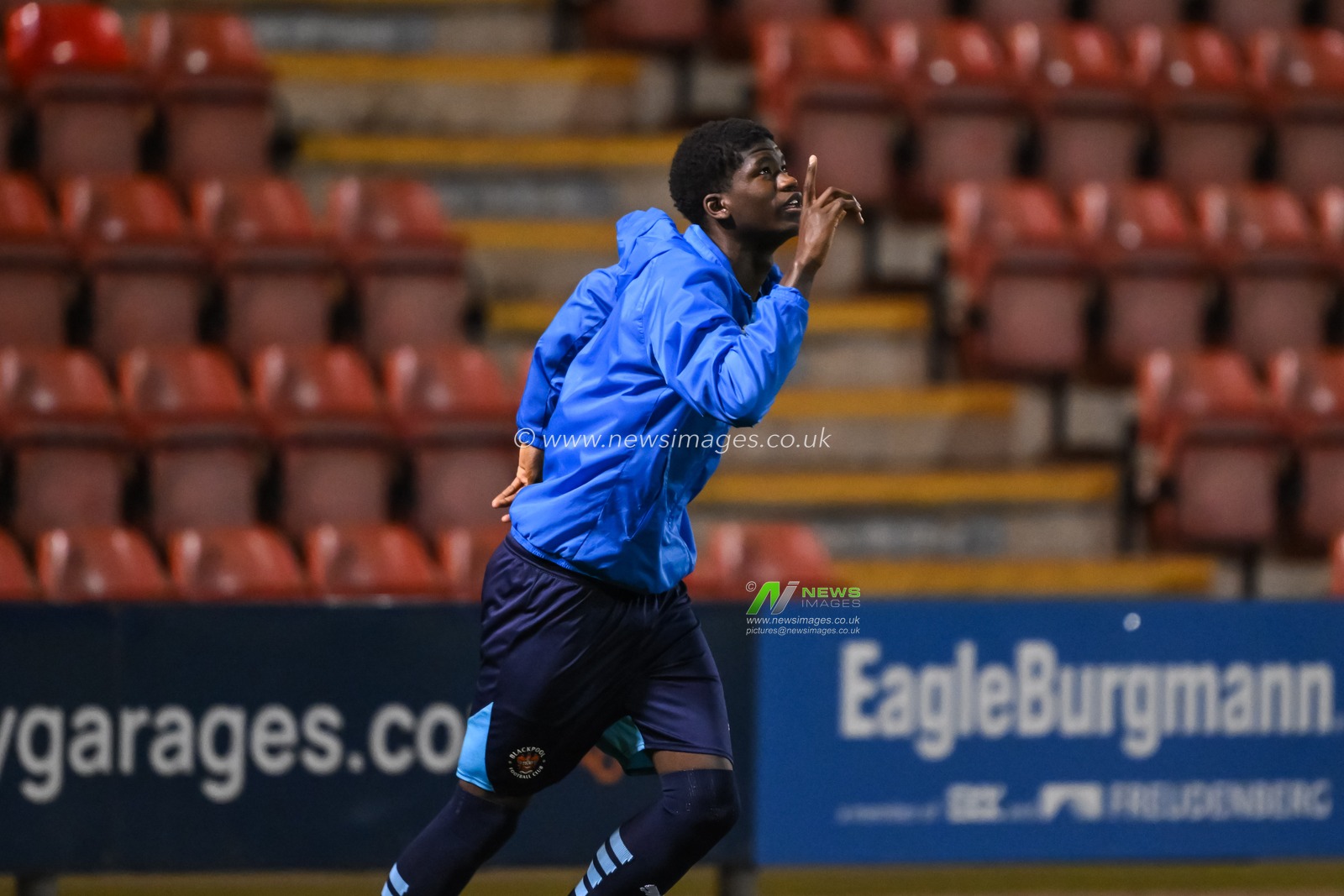 during the FA Youth Cup U18â€™s match Crewe Alexandra vs Blackpool at The Mornflake Stadium, Crewe, United Kingdom, 27th November 2024

(Photo by Craig Thomas/News Images)
