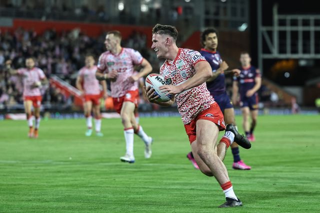 Andrew Badrock of Leigh Leopards goes over for a try during the Betfred Super League Round 26 match Leigh Leopards vs St Helens at Leigh Sports Village, Leigh, United Kingdom, 12th September 2025

(Photo by Mark Cosgrove/News Images)