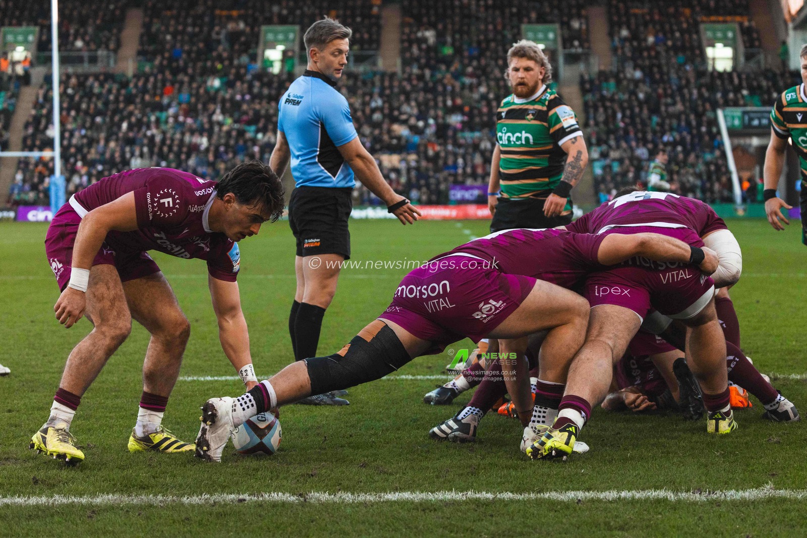 Rob du Preez of Sale Sharks during the Gallagher Premiership match Northampton Saints vs Sale Sharks at Cinch Stadium at Franklin's Gardens, Northampton, United Kingdom, 20th December 2025

(Photo by Craig Evans/News Images)

*** GER AUT SUI OUT ***