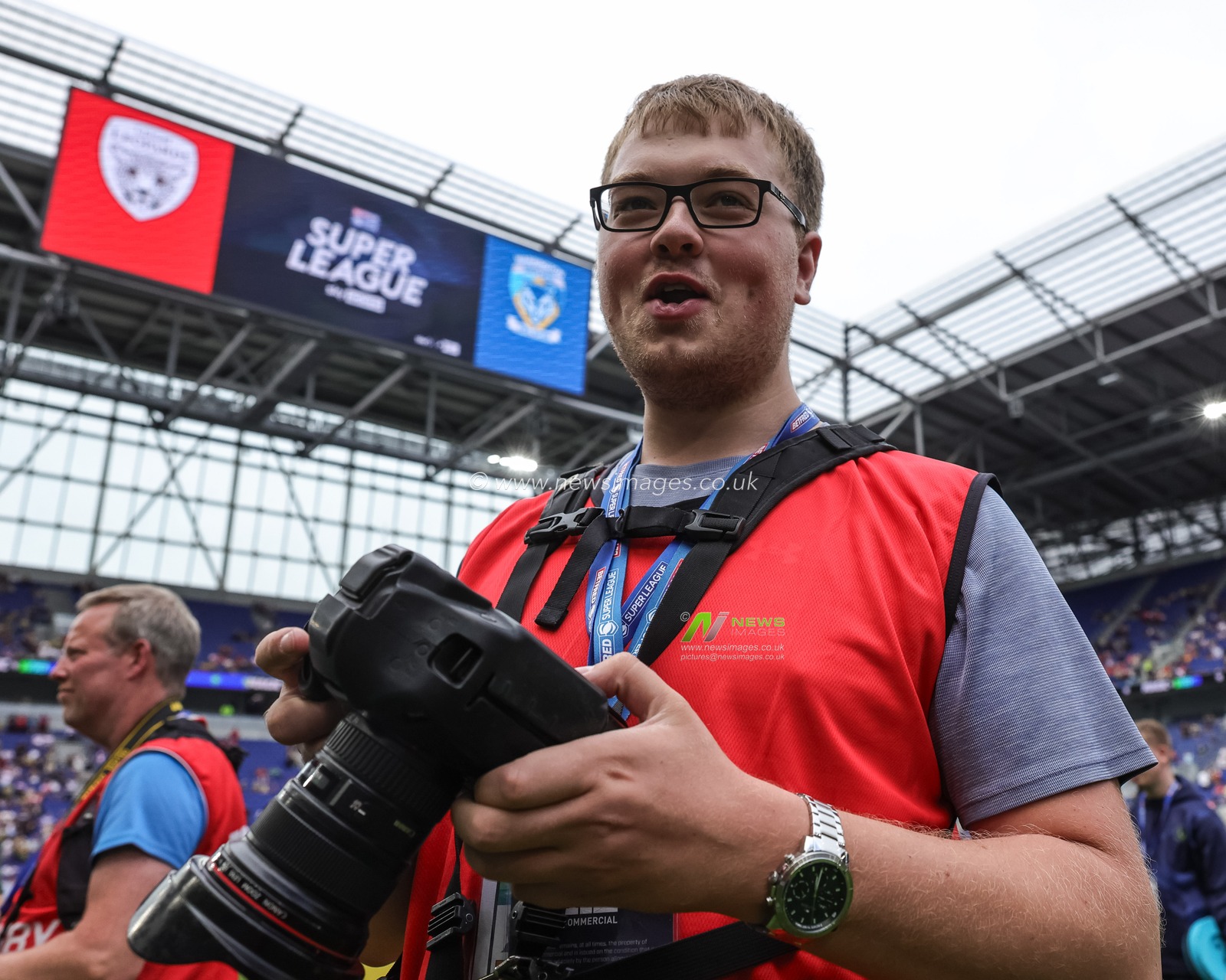 Warrington Wolves and News Images photographer Alfie Cosgrove during the Betfred Super League Magic Weekend match Leigh Leopards vs Warrington Wolves at Hill Dickinson Stadium, Liverpool, United Kingdom on 04 July 2026

(Photo by Mark Cosgrove/News Images)