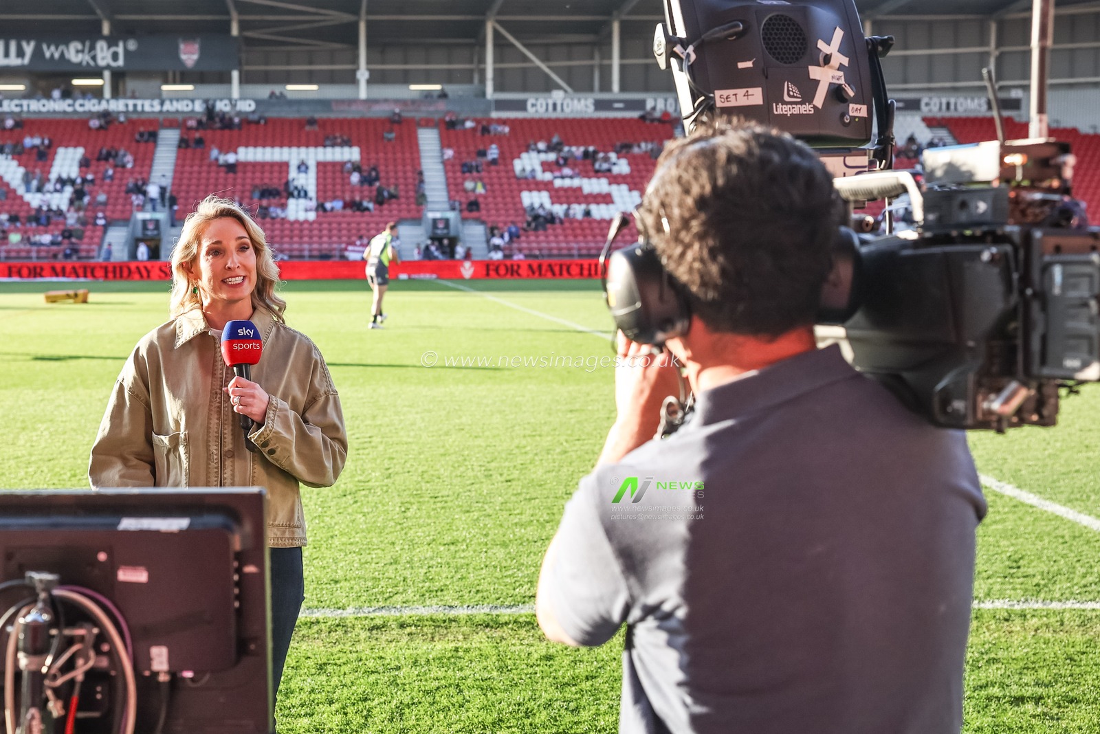 Jenna Brooks of Sky Sports Rugby League during the Betfred Super League Round 11 match St Helens vs Catalans Dragons at Totally Wicked Stadium, St Helens, United Kingdom, 15th May 2025

(Photo by Mark Cosgrove/News Images)