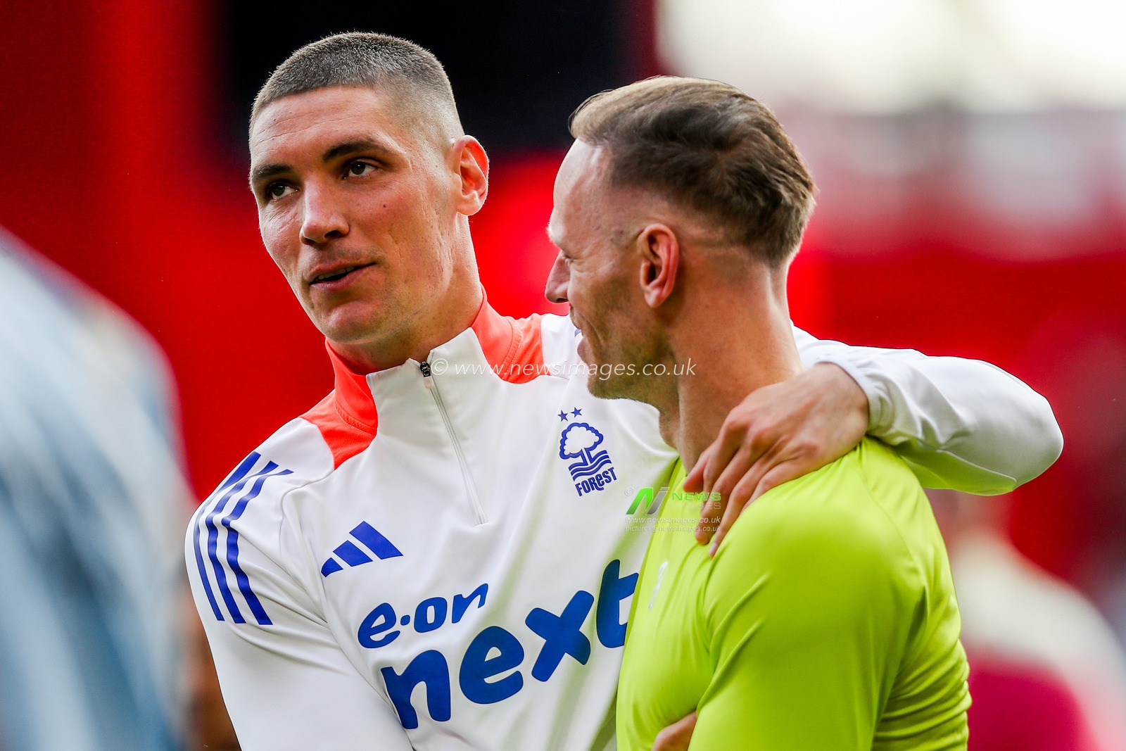 Nottingham Forest players and staff acknowledge the fans following the Premier League match Nottingham Forest vs Chelsea at City Ground, Nottingham, United Kingdom, 25th May 2025

(Photo by Izzy Poles/News Images)