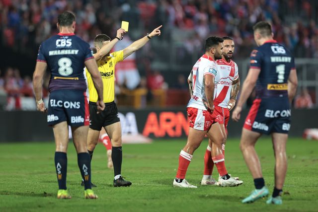 Rhyse Martin of Hull KR is yellow carded and sin-binned by referee Chris Kendall during the Betfred Super League Round 24 match Hull KR vs St Helens at Sewell Group Craven Park, Kingston upon Hull, United Kingdom, 29th August 2025

(Photo by Mark Cosgrove/News Images)
