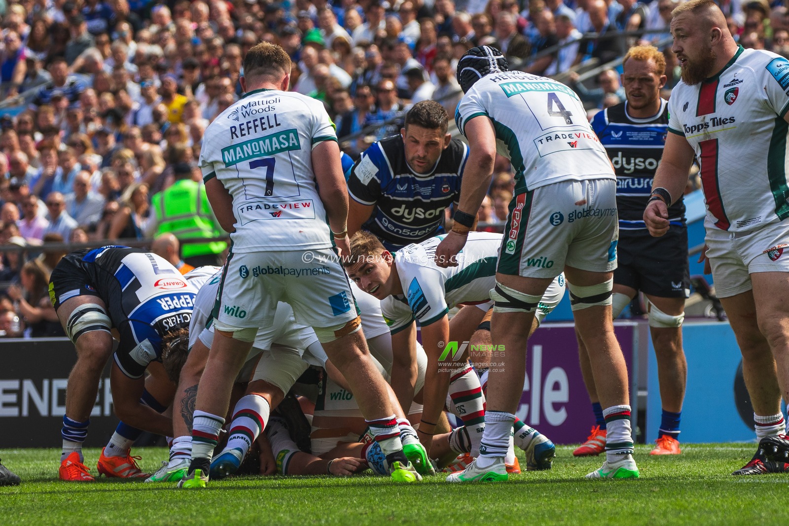 Jack van Poortvliet of Leicester Tigers during the Gallagher Premiership Play-off Final 2025 Bath Rugby v Leicester Tigers at Allianz Stadium, Twickenham, United Kingdom, 14th June 2025

(Photo by Craig Evans/News Images)